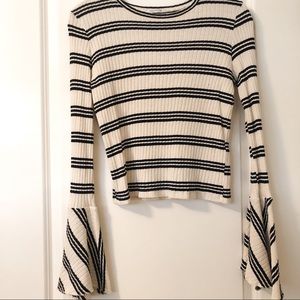 ZARA Bell Sleeve 🤍